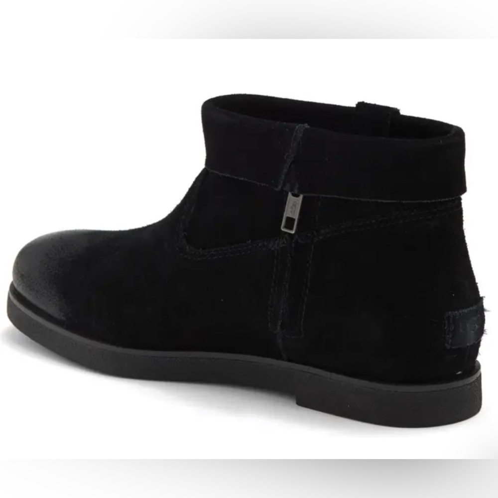 Women’s Ugg black ankle boots, size 9.5